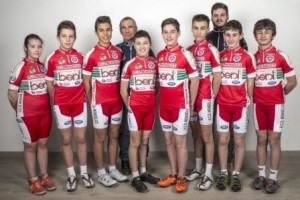 DA SX: DAINESE ANNA (IN FORZA A BREGANZE-MILLENIUM), PANIN GIACOMO, PRESSENDA PIERCARLO, DIRIGENTE ACCOMPAGNATORE PESCANTE ALESSANDRO, QUERULI ALESSANDRO, TONIOLO MATTEO, DAINESE ALBERTO, DS RENESTO GIOVANNI, BALDELLI MATTEO, STURARO ANDREA.